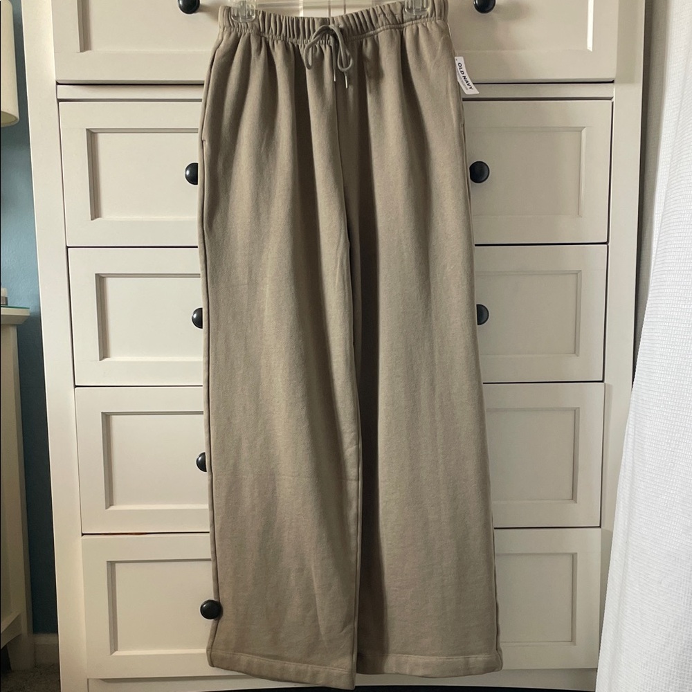 NWT Old Navy Wide Leg Sweatpants Taupe Neutral Lounge Athleisure Comfy Joggers
